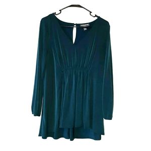 A Pea In The Pod Maternity top